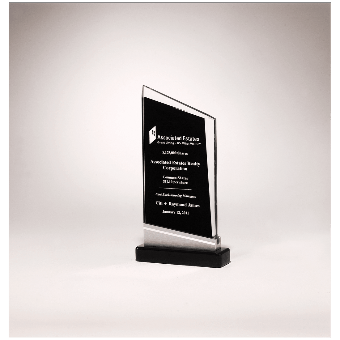 4 3/4" x 9 7/8" Zenith Series Glass Award, Black Piano Finish Base with Silver Aluminum Accent