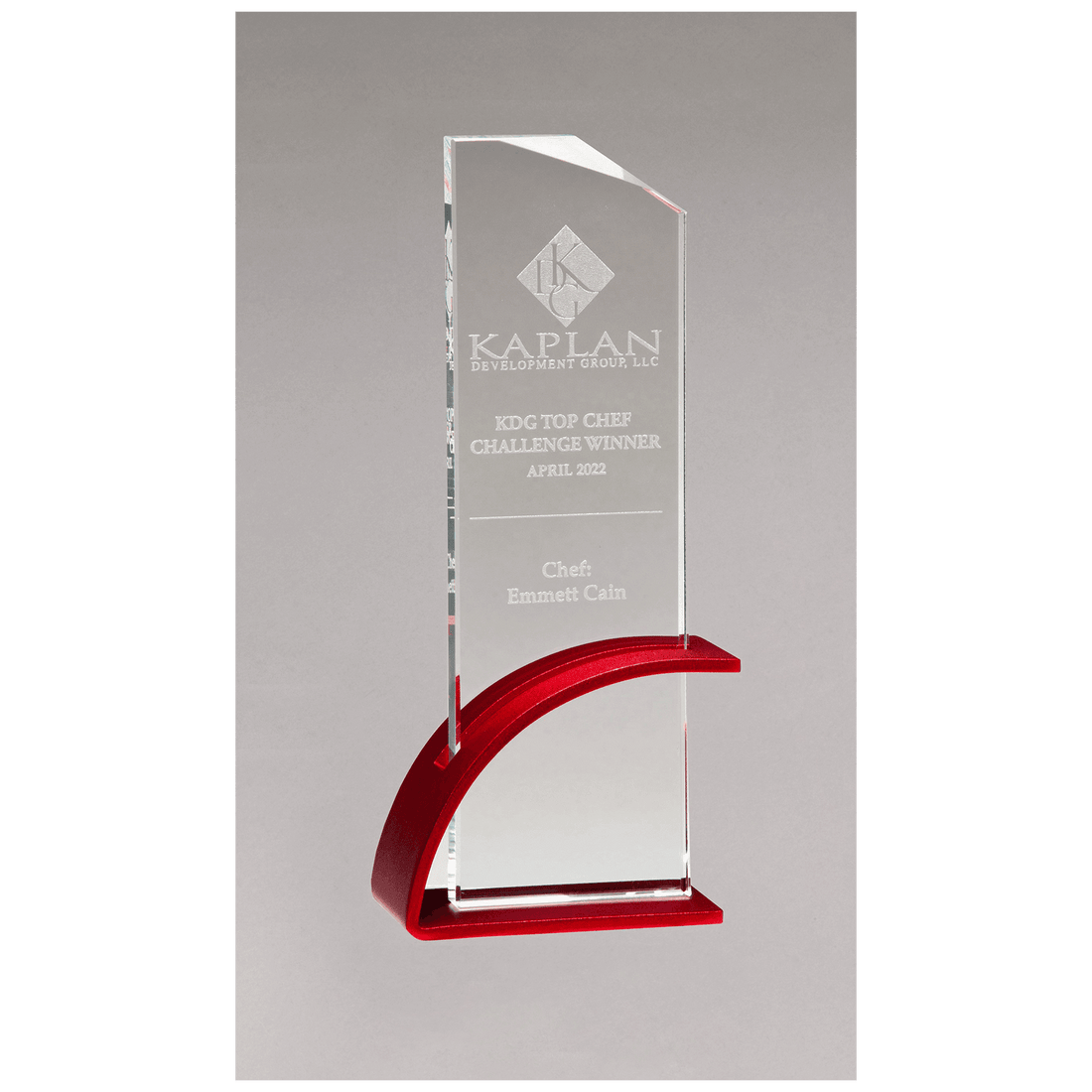Red Contemporary Clear 3 7/8" x 8 1/2" x 1/2" Thick Glass Award, Arched Base with Matte Metallic Finish